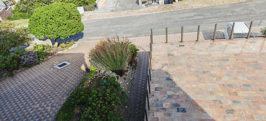 4 Bedroom Property for Sale in Dana Bay Western Cape
